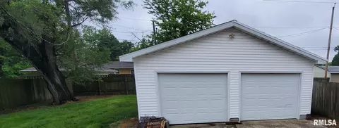 11 Harriet Ln, Springfield, IL 62702 photo 2