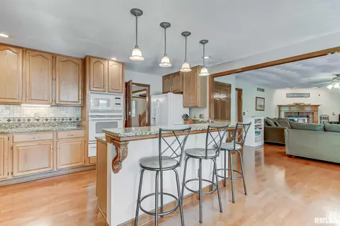 2308 Peppermill Pointe Ct, Springfield, IL 62712 photo 9