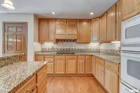 2308 Peppermill Pointe Ct, Springfield, IL 62712 photo 14