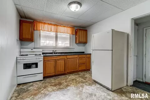 2020 S Spring St, Springfield, IL 62704 photo 6