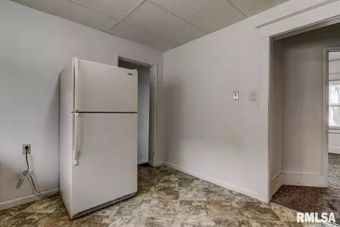 2020 S Spring St, Springfield, IL 62704 photo 5