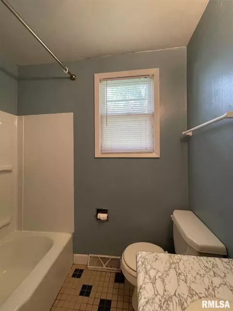 2014 N 17th St, Springfield, IL 62702 photo 8