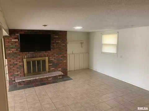 409 Rainbow Dr, Athens, IL 62613 photo 18