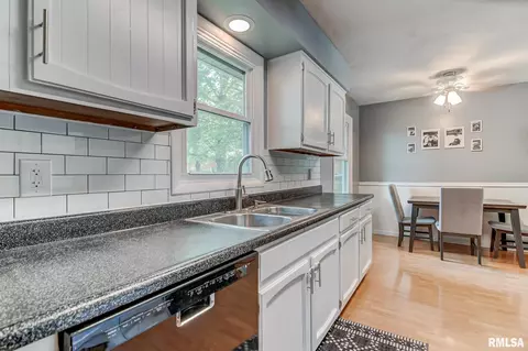 1812 E Hazel Dell Rd, Springfield, IL 62703 photo 10