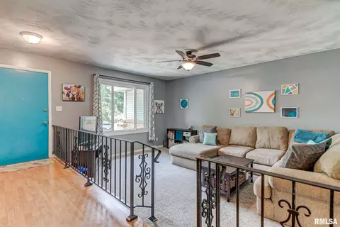 1812 E Hazel Dell Rd, Springfield, IL 62703 photo 5