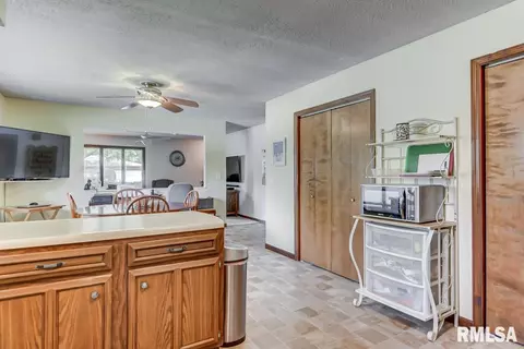 211 Golf Rd, Springfield, IL 62704 photo 9