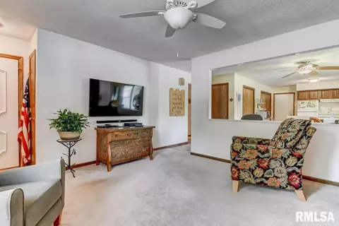 211 Golf Rd, Springfield, IL 62704 photo 3