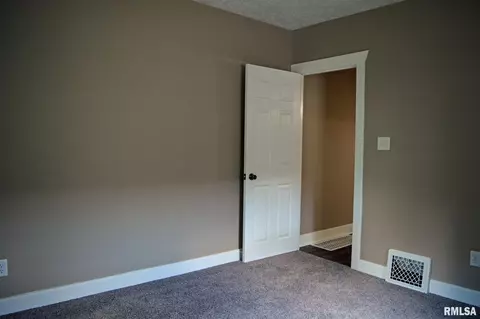 2420 S 4th St, Springfield, IL 62703 photo 14
