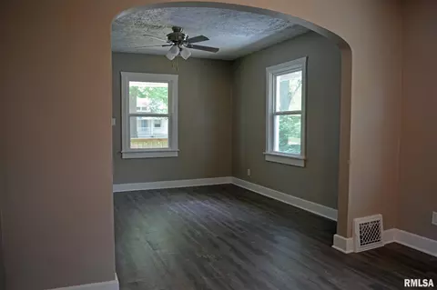 2420 S 4th St, Springfield, IL 62703 photo 6