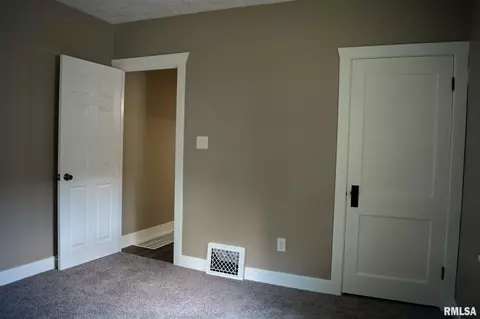 2420 S 4th St, Springfield, IL 62703 photo 13