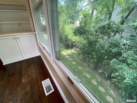 2547 Chapel Hill Dr, Springfield, IL 62702 photo 13