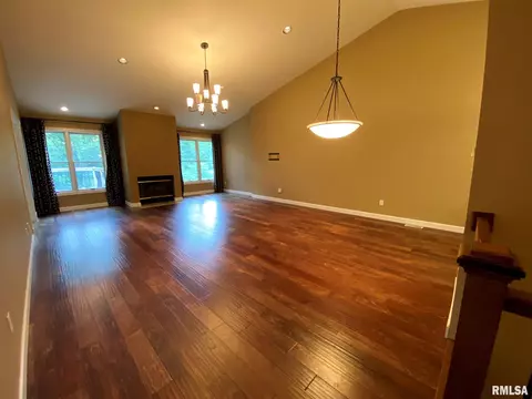 2547 Chapel Hill Dr, Springfield, IL 62702 photo 9