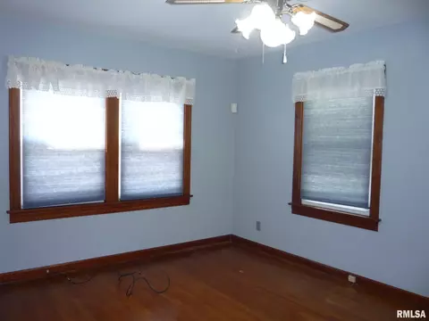 2836 S 4th St, Springfield, IL 62703 photo 4