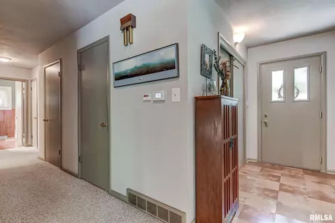 9 Partridge Rd, Springfield, IL 62711 photo 2