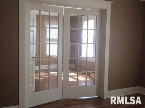 617 E Pine St, Springfield, IL 62703 photo 5