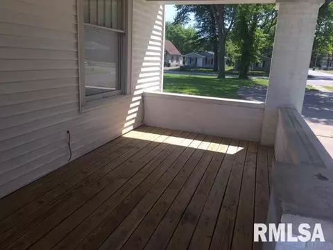 617 E Pine St, Springfield, IL 62703 photo 3