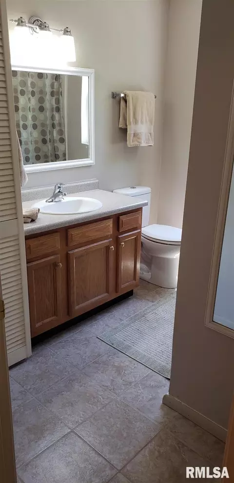 22 Windsor Rd, Springfield, IL 62702 photo 8