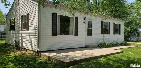 22 Windsor Rd, Springfield, IL 62702 photo 2
