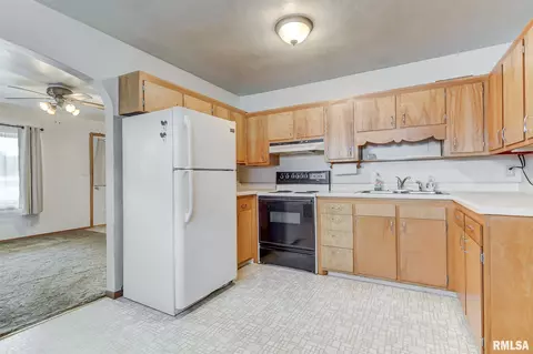 2321 E Reservoir St, Springfield, IL 62702 photo 9