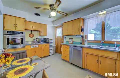 5 Horseshoe Dr, Springfield, IL 62702 photo 9