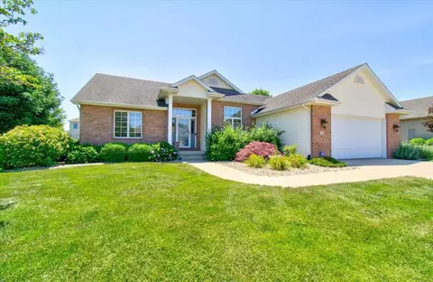 1412 Old Crows Way, Springfield, IL 62712 photo 2