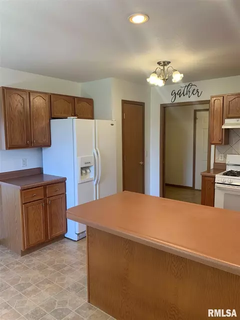 2909 Lakeshire Dr, Springfield, IL 62707 photo 7