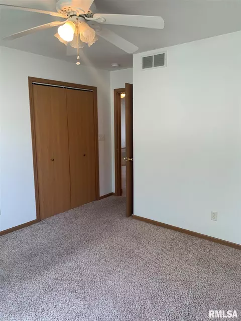 2909 Lakeshire Dr, Springfield, IL 62707 photo 17