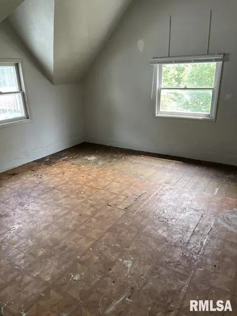727 N 8th St, Springfield, IL 62702 photo 6