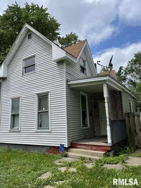 727 N 8th St, Springfield, IL 62702 photo 2