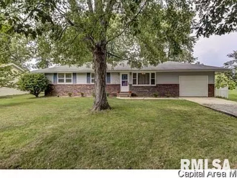 207 Hickory St, Athens, IL 62613 photo 1