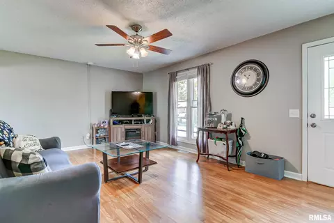 1824 Stonehenge Rd, Springfield, IL 62702 photo 4