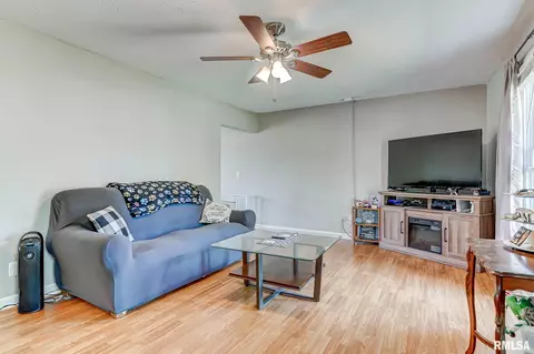1824 Stonehenge Rd, Springfield, IL 62702 photo 5