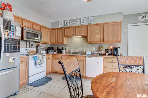 1824 Stonehenge Rd, Springfield, IL 62702 photo 9