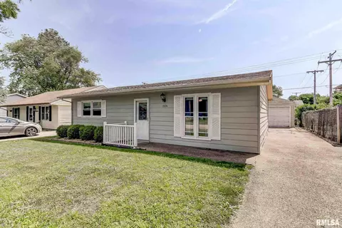 1824 Stonehenge Rd, Springfield, IL 62702 photo 2