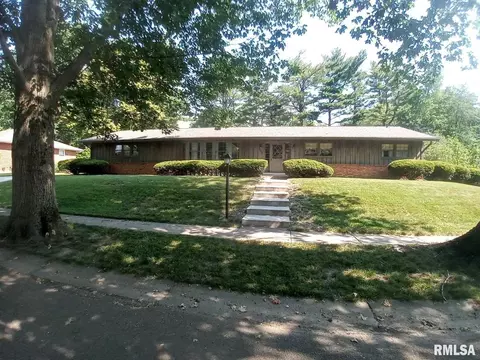 2035 Briarcliff Dr, Springfield, IL 62704 photo 1