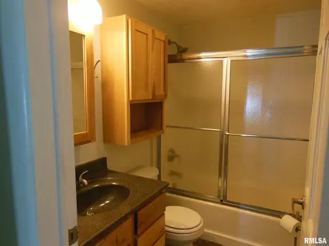 1619 N 8th St, Springfield, IL 62702 photo 4
