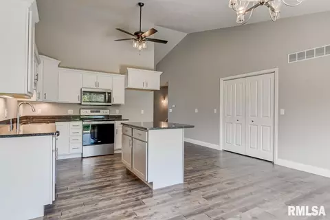 1516 Dearborn Dr, Springfield, IL 62711 photo 8