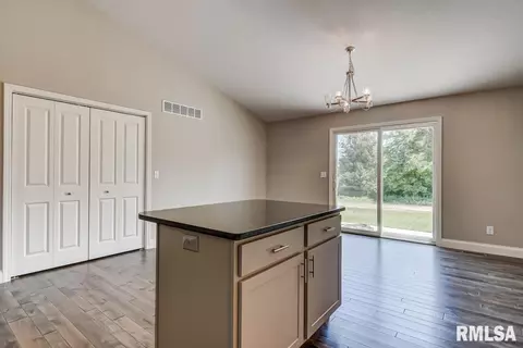 1516 Dearborn Dr, Springfield, IL 62711 photo 11