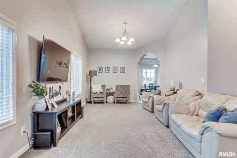 3808 Sugar Loaf Dr, Springfield, IL 62711 photo 5
