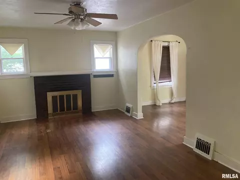 2020 Lowell Ave, Springfield, IL 62704 photo 2