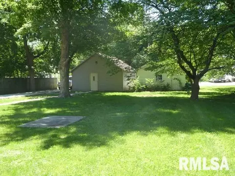 309 S Maple St, Pana, IL 62557 photo 23