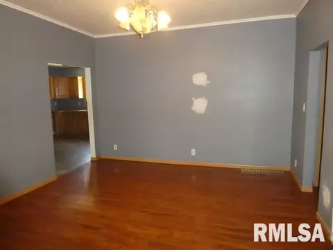 309 S Maple St, Pana, IL 62557 photo 5