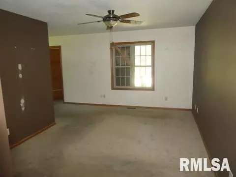 309 S Maple St, Pana, IL 62557 photo 13