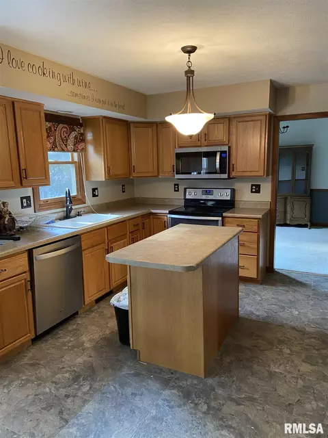 2105 Redlands Dr, Springfield, IL 62711 photo 4