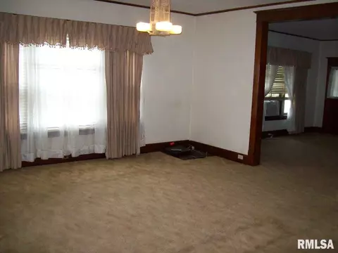 109 N Brady St, Bluffs, IL 62621 photo 9