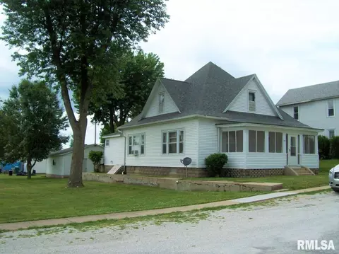 109 N Brady St, Bluffs, IL 62621 photo 1