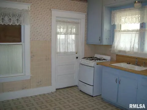 109 N Brady St, Bluffs, IL 62621 photo 20