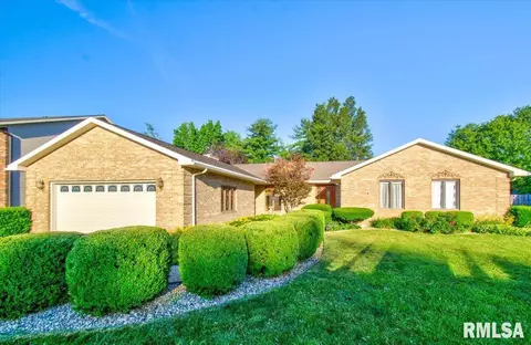 1821 Hunter Ridge Dr, Springfield, IL 62704 photo 1