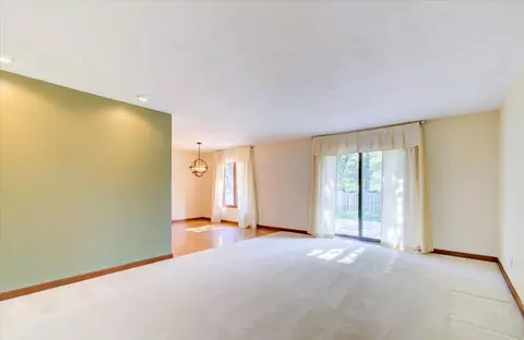 1821 Hunter Ridge Dr, Springfield, IL 62704 photo 6