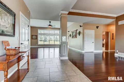 380 Bourbon St, Springfield, IL 62707 photo 3